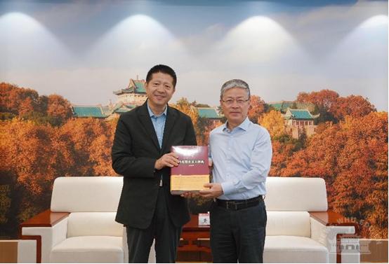 复旦大学党委书记裘新一行来校调研